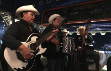 Mariachis band while we have dinner